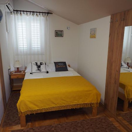 Apartments Miro Kornić Zewnętrze zdjęcie
