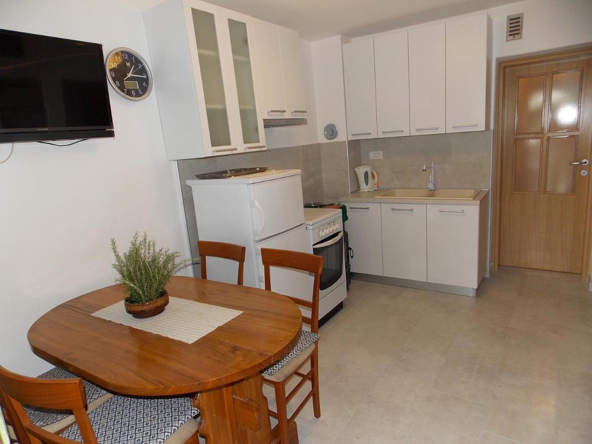 Apartments Miro Kornić Zewnętrze zdjęcie