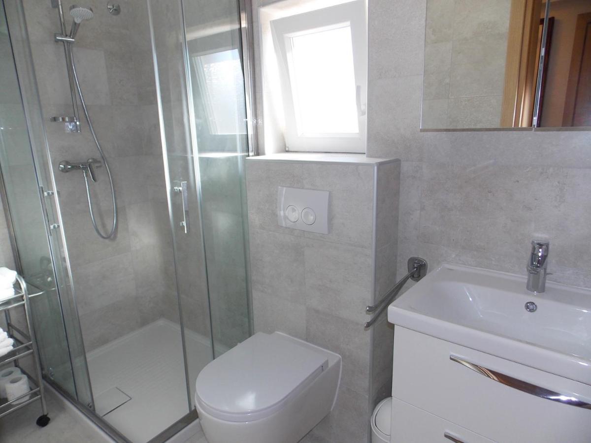 Apartments Miro Kornić Zewnętrze zdjęcie