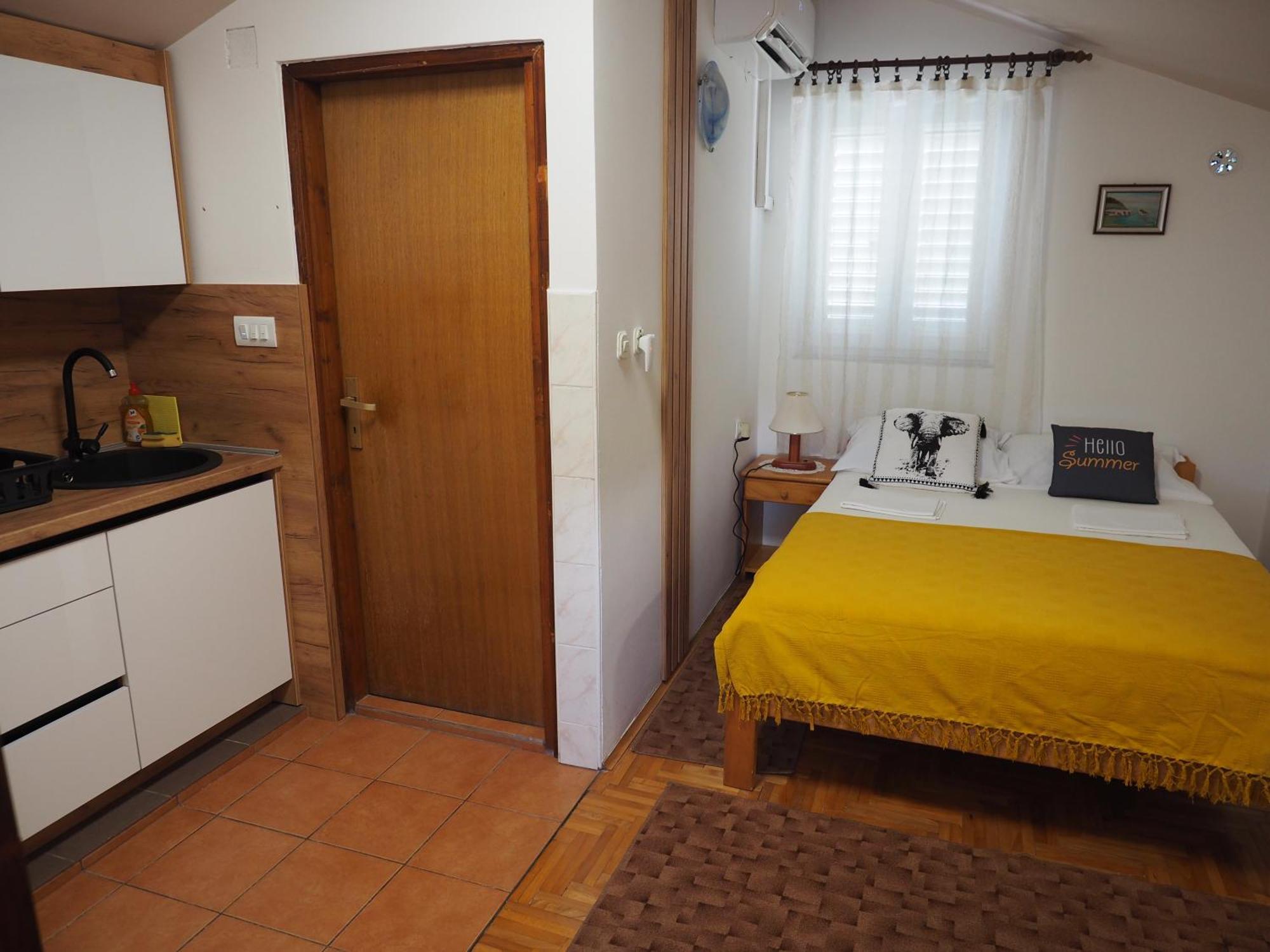 Apartments Miro Kornić Zewnętrze zdjęcie